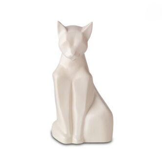 Katten urn mat wit zittend