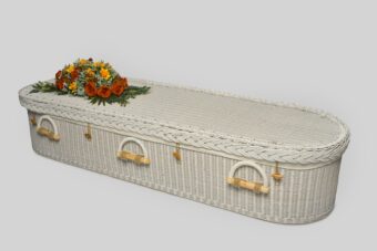 Witte uitvaartmand